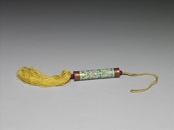 粉彩草綠地纏枝花卉紋牙籤筒