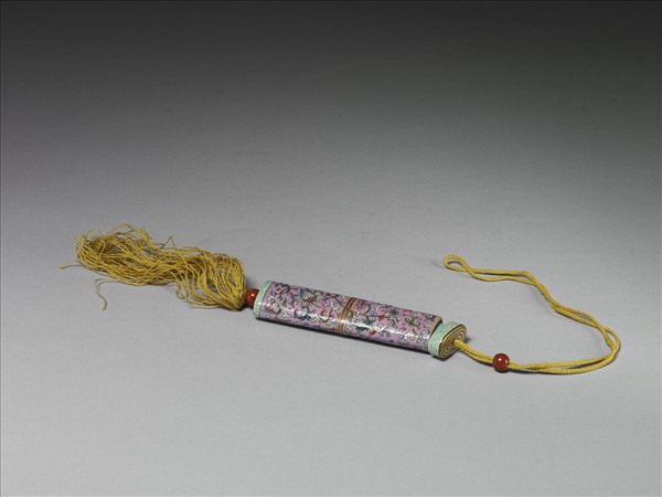 粉彩粉紅地纏枝花卉紋牙籤筒