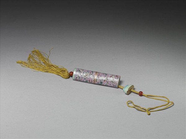 粉彩粉紅地纏枝花卉紋牙籤筒