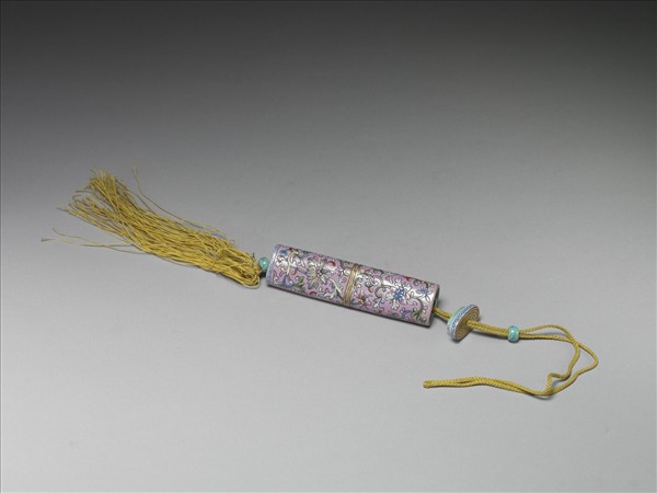 粉彩粉紅地纏枝花卉紋牙籤筒