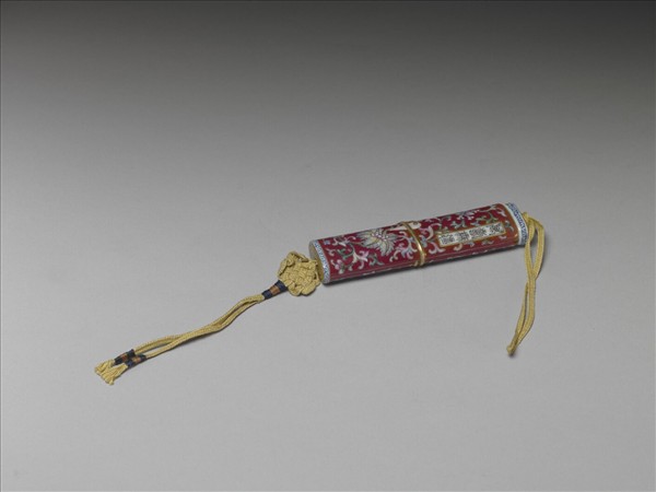 粉彩紅地纏枝花卉紋牙籤筒