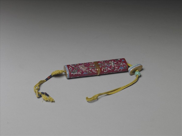 粉彩紅地纏枝花卉紋牙籤筒