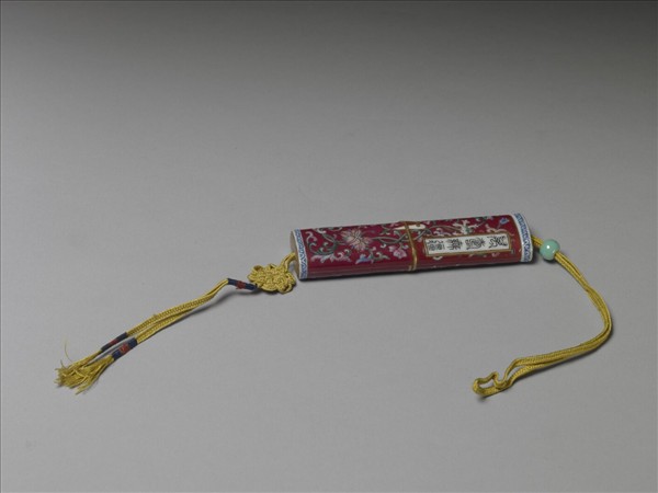 粉彩紅地纏枝花卉紋牙籤筒