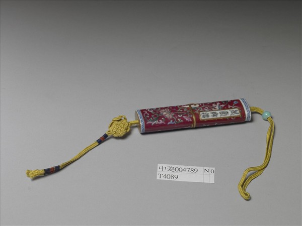 粉彩紅地纏枝花卉紋牙籤筒