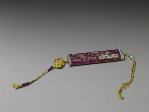 粉彩紅地纏枝花卉紋牙籤筒