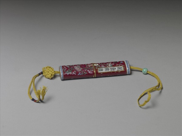 粉彩紅地纏枝花卉紋牙籤筒