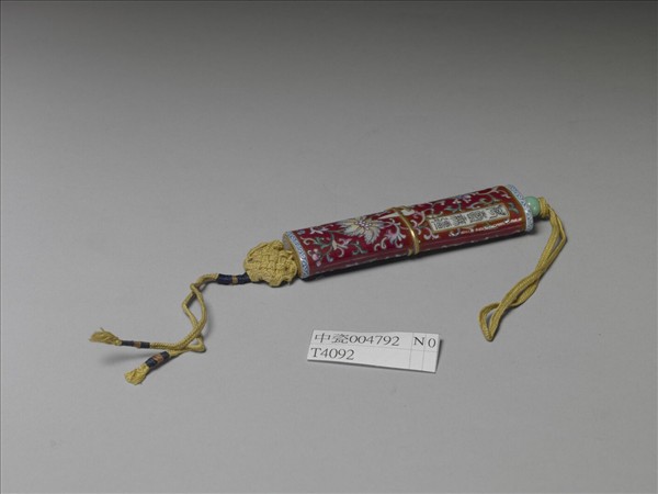 粉彩紅地纏枝花卉紋牙籤筒