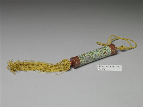 粉彩草綠地纏枝花卉紋牙籤筒