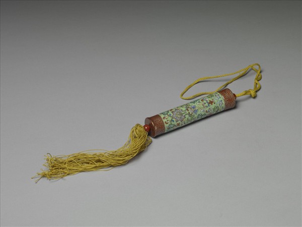 粉彩草綠地纏枝花卉紋牙籤筒