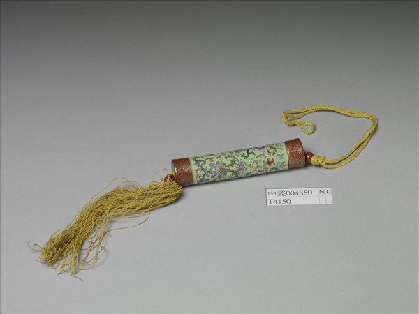 粉彩草綠地纏枝花卉紋牙籤筒