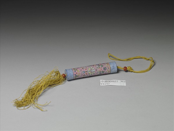 粉彩粉紅地纏枝花卉紋牙籤筒