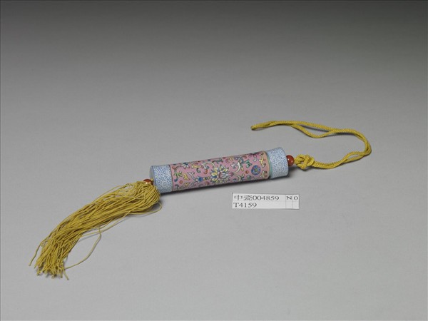 粉彩粉紅地纏枝花卉紋牙籤筒