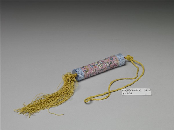 粉彩粉紅地纏枝花卉紋牙籤筒