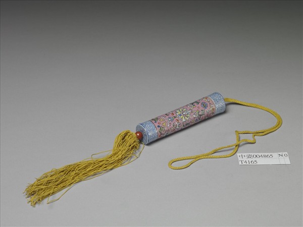 粉彩粉紅地纏枝花卉紋牙籤筒