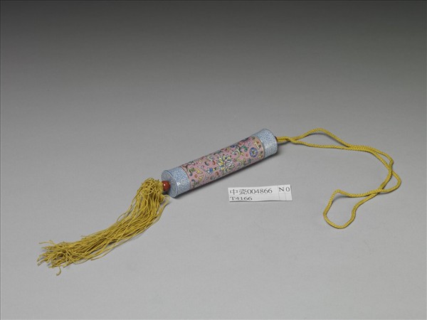 粉彩粉紅地纏枝花卉紋牙籤筒