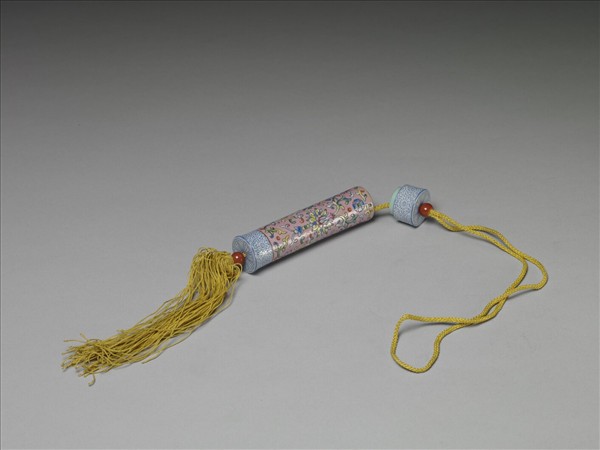 粉彩粉紅地纏枝花卉紋牙籤筒