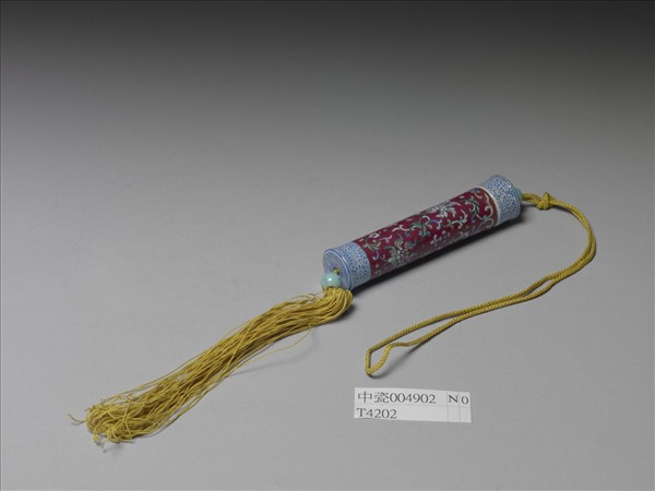 粉彩紅地纏枝花卉紋牙籤筒