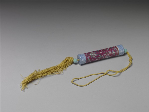 粉彩紅地纏枝花卉紋牙籤筒