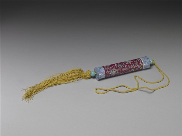 粉彩紅地纏枝花卉紋牙籤筒