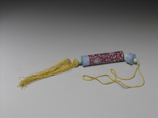 粉彩紅地纏枝花卉紋牙籤筒