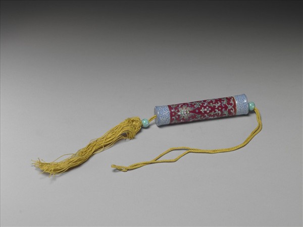 粉彩紅地纏枝花卉紋牙籤筒