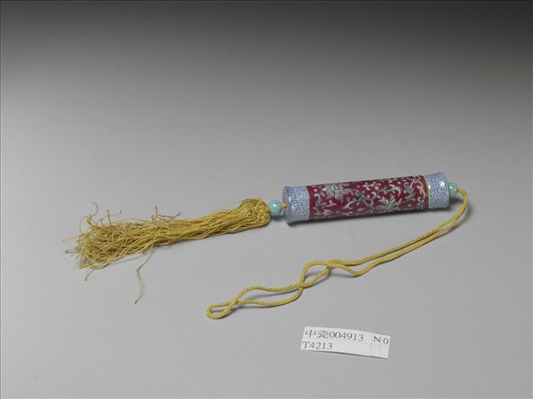 粉彩紅地纏枝花卉紋牙籤筒