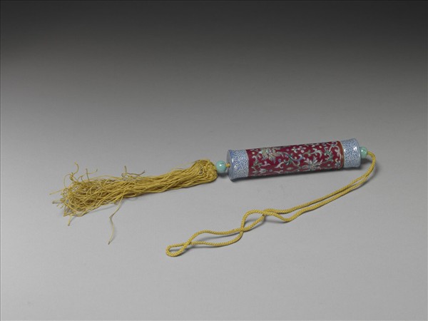 粉彩紅地纏枝花卉紋牙籤筒