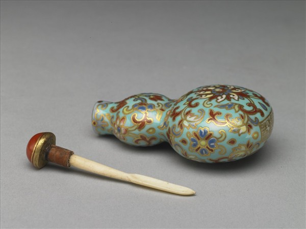 粉彩湖綠地纏枝花卉紋葫蘆式鼻煙壺