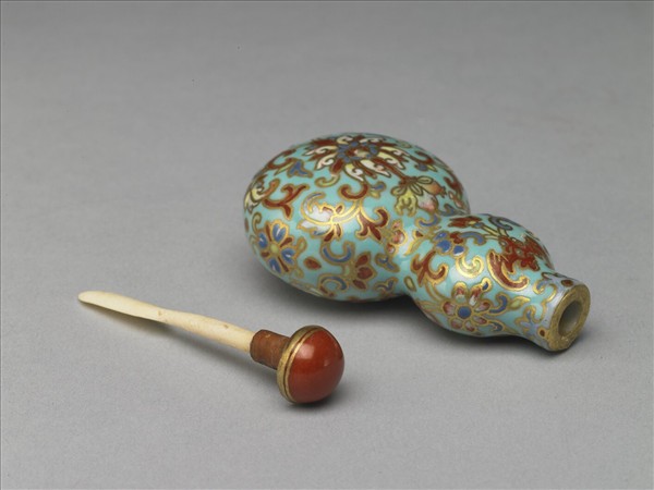 粉彩湖綠地纏枝花卉紋葫蘆式鼻煙壺