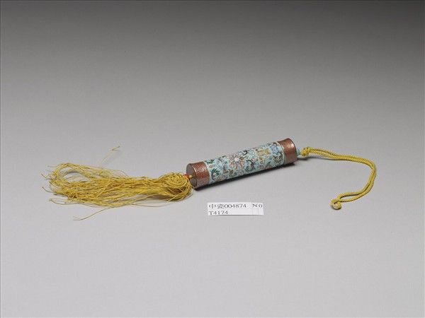 粉彩湖綠地纏枝花卉紋牙籤筒