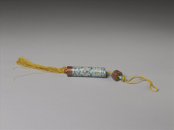 粉彩湖綠地纏枝花卉紋牙籤筒