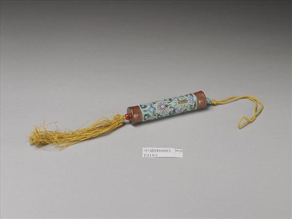 粉彩湖綠地纏枝花卉紋牙籤筒