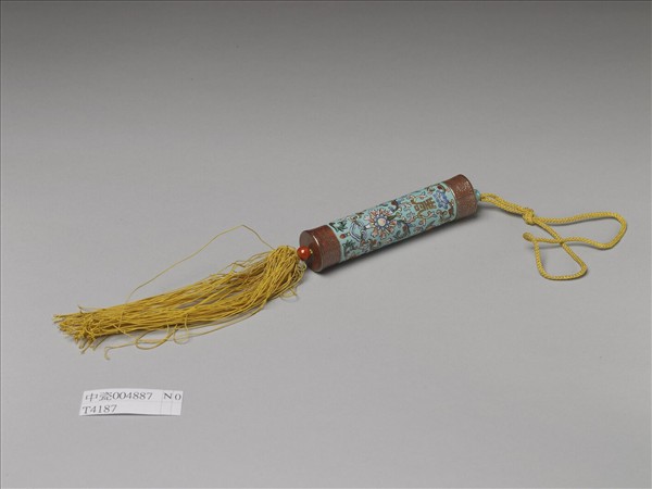 粉彩湖綠地纏枝花卉紋牙籤筒