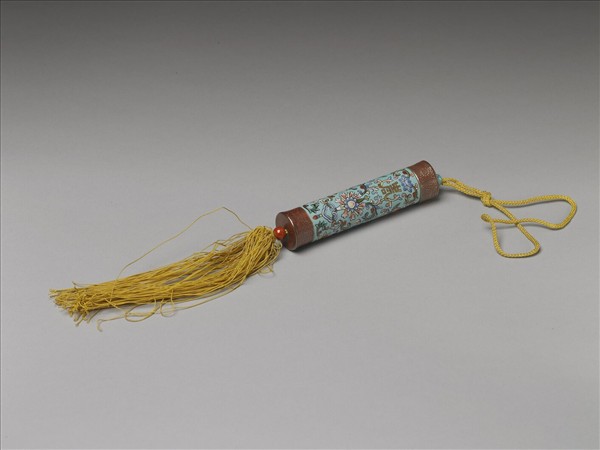 粉彩湖綠地纏枝花卉紋牙籤筒