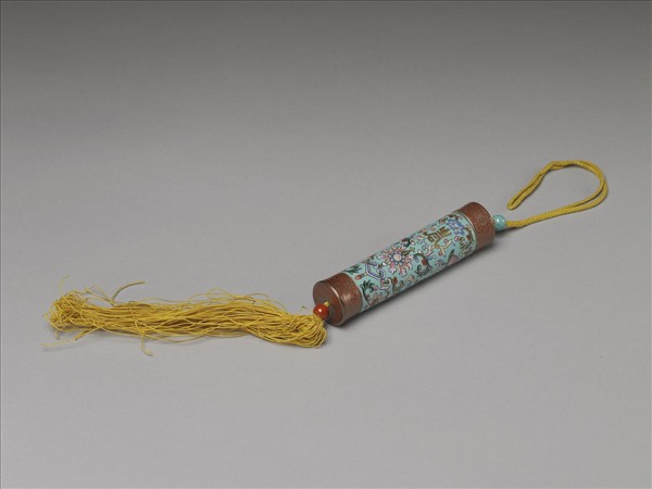 粉彩湖綠地纏枝花卉紋牙籤筒