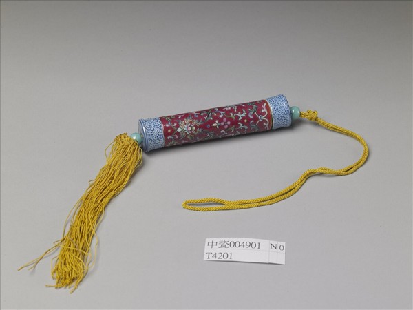 粉彩紅地纏枝花卉紋牙籤筒