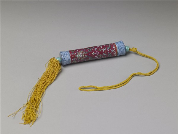 粉彩紅地纏枝花卉紋牙籤筒