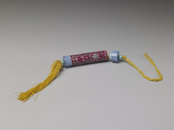 粉彩紅地纏枝花卉紋牙籤筒