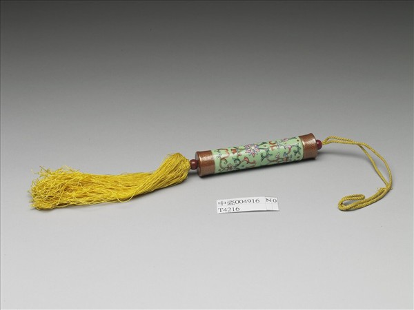 粉彩草綠地纏枝花卉紋牙籤筒