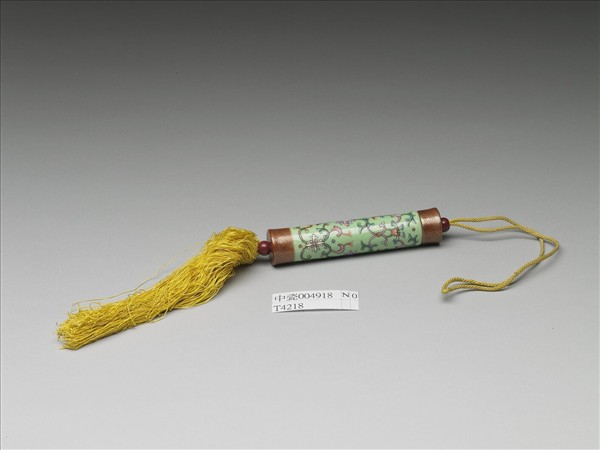 粉彩草綠地纏枝花卉紋牙籤筒