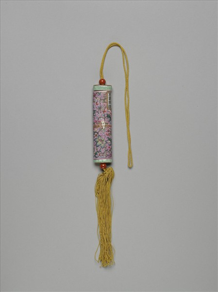 粉彩粉紅地纏枝花卉紋牙籤筒