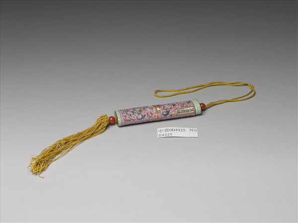 粉彩粉紅地纏枝花卉紋牙籤筒