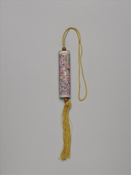 粉彩粉紅地纏枝花卉紋牙籤筒