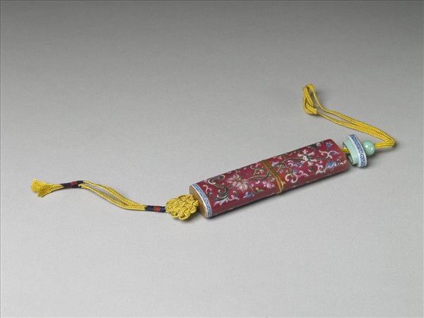 粉彩紅地纏枝花卉紋牙籤筒