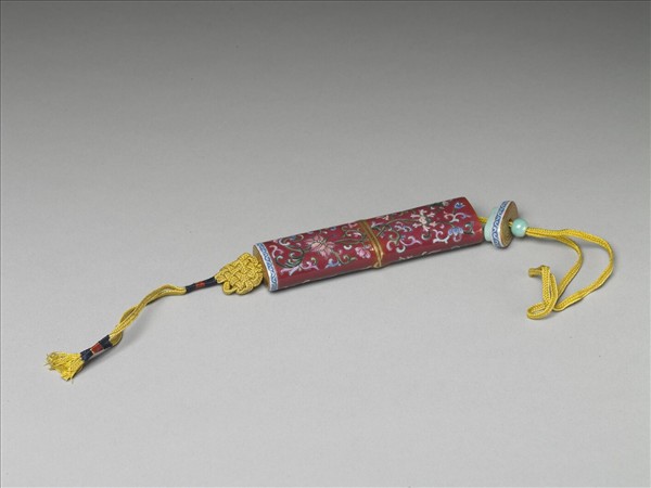 粉彩紅地纏枝花卉紋牙籤筒