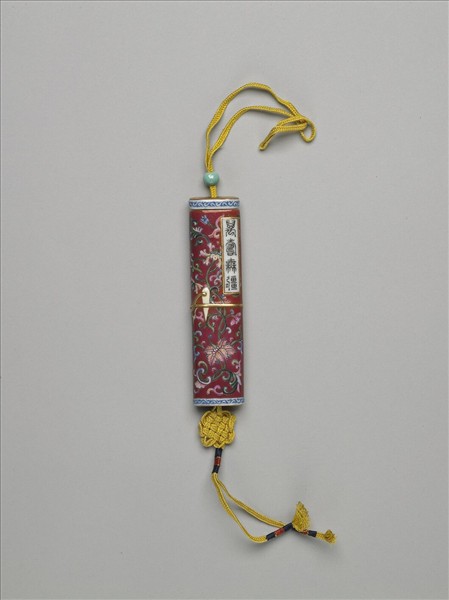 粉彩紅地纏枝花卉紋牙籤筒