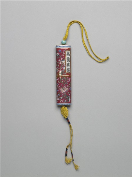 粉彩紅地纏枝花卉紋牙籤筒