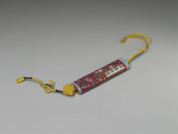 粉彩紅地纏枝花卉紋牙籤筒