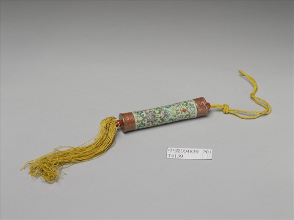 粉彩草綠地纏枝花卉紋牙籤筒