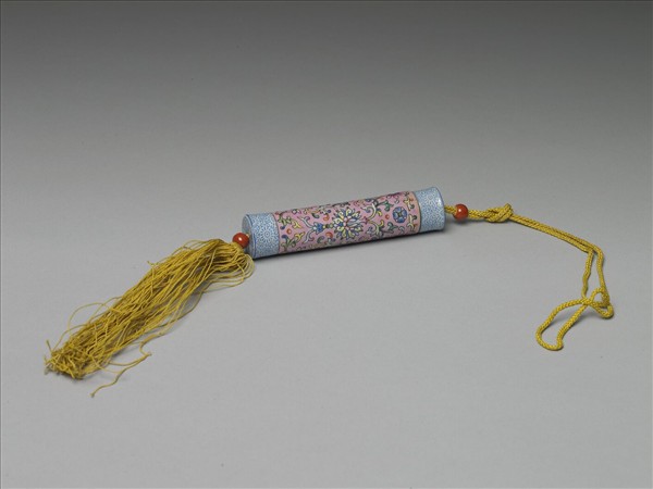 粉彩粉紅地纏枝花卉紋牙籤筒